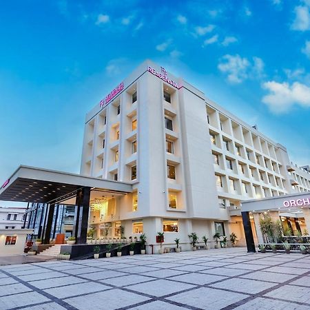 Regenta Dehradun By Royal Orchid Hotels Limited Ngoại thất bức ảnh
