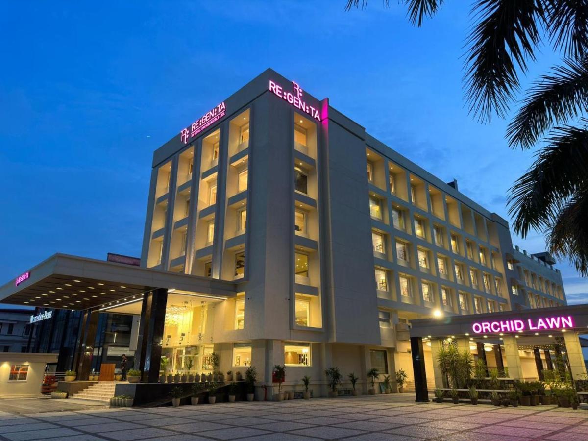 Regenta Dehradun By Royal Orchid Hotels Limited Ngoại thất bức ảnh