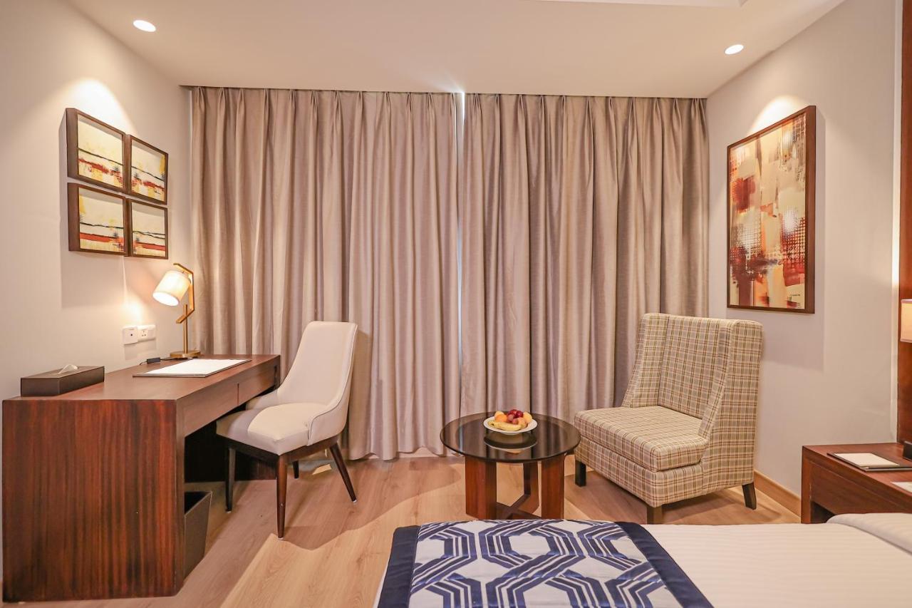 Regenta Dehradun By Royal Orchid Hotels Limited Ngoại thất bức ảnh