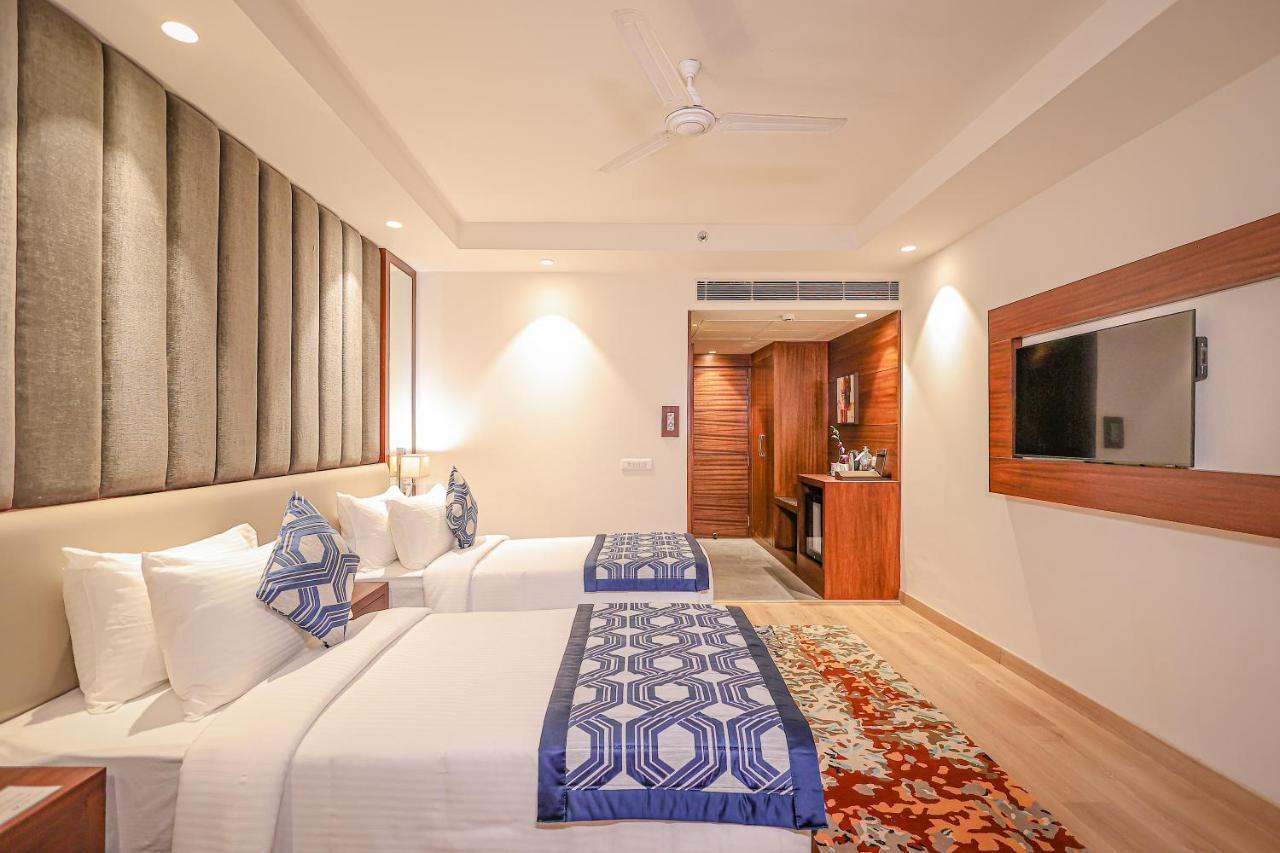 Regenta Dehradun By Royal Orchid Hotels Limited Ngoại thất bức ảnh
