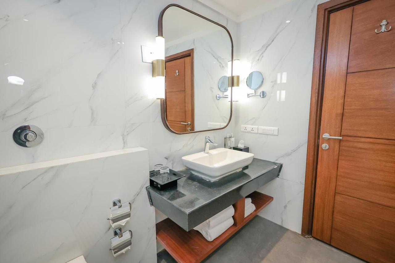 Regenta Dehradun By Royal Orchid Hotels Limited Ngoại thất bức ảnh
