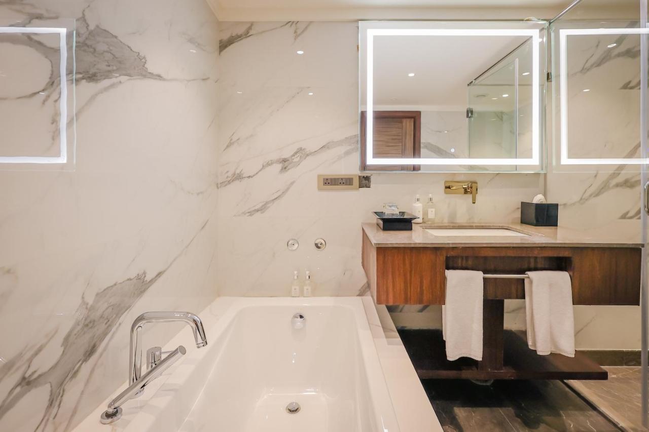 Regenta Dehradun By Royal Orchid Hotels Limited Ngoại thất bức ảnh