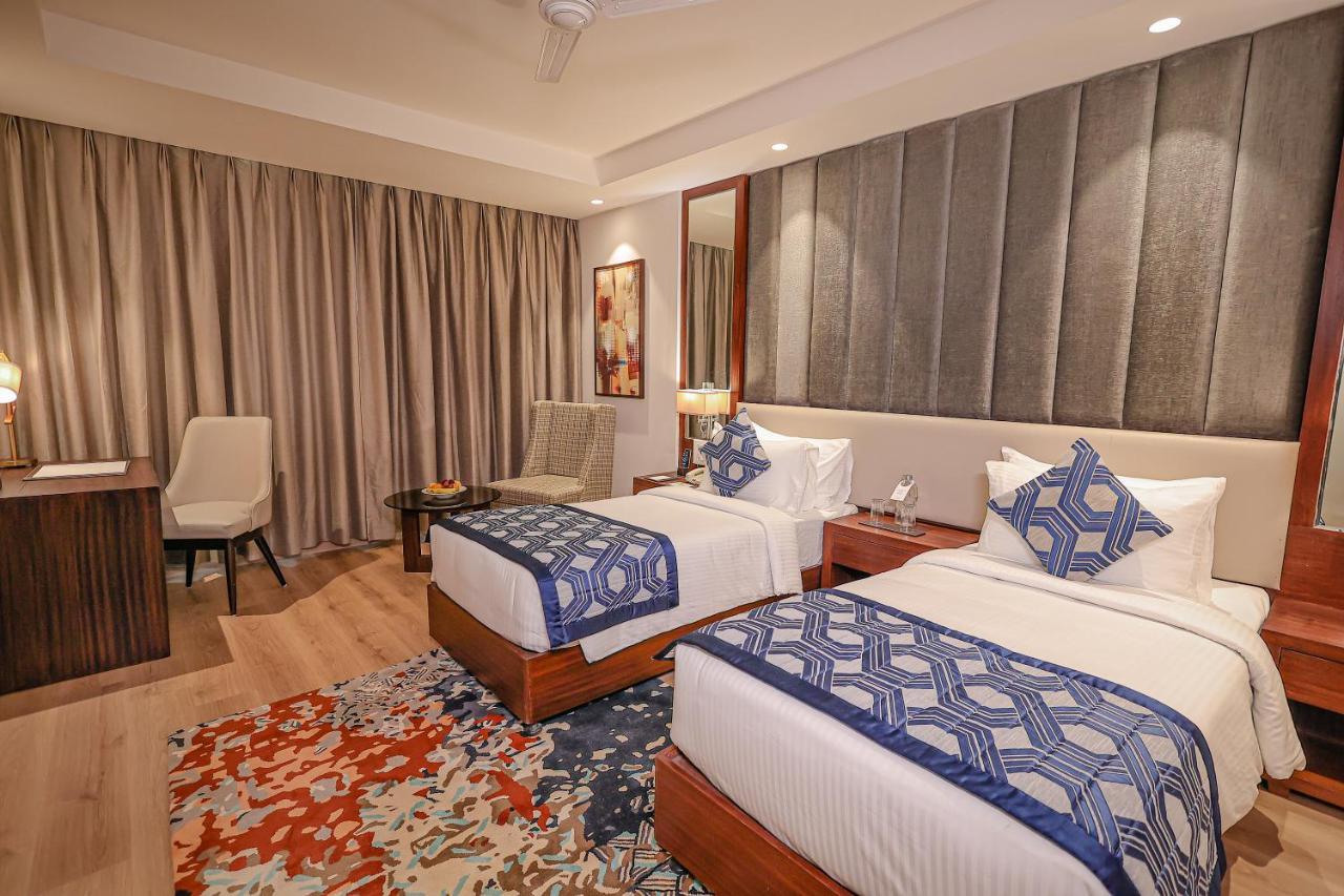 Regenta Dehradun By Royal Orchid Hotels Limited Ngoại thất bức ảnh