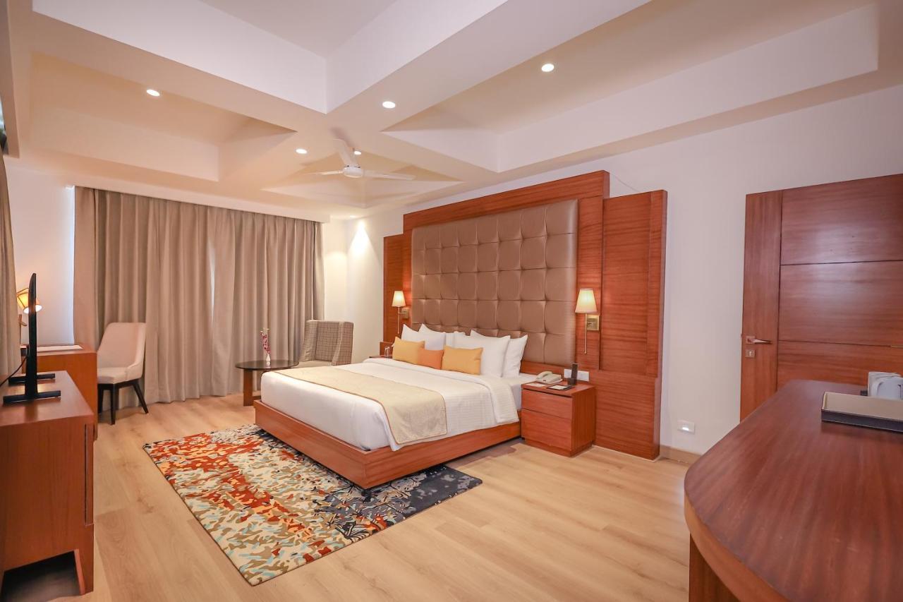 Regenta Dehradun By Royal Orchid Hotels Limited Ngoại thất bức ảnh