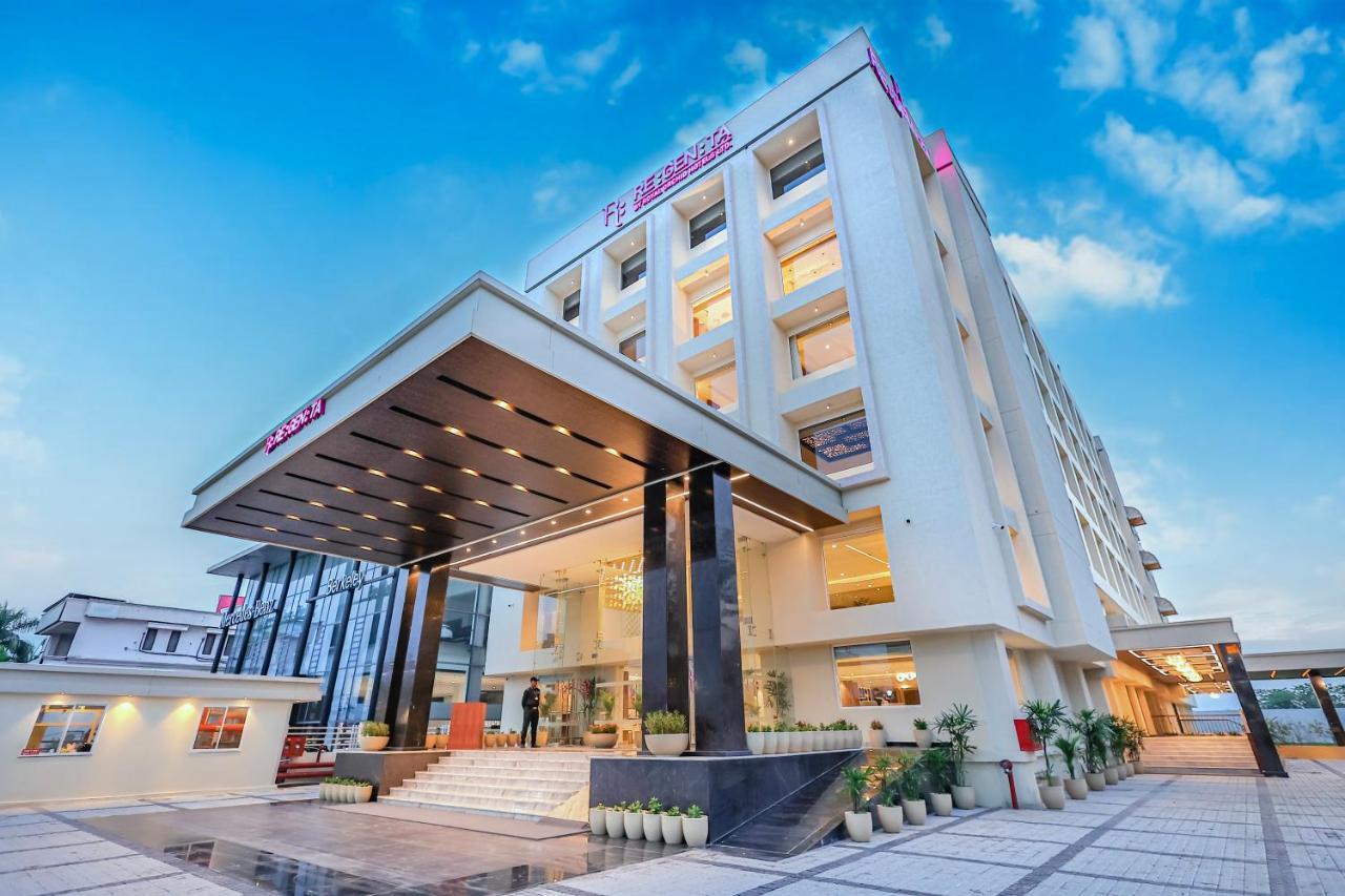 Regenta Dehradun By Royal Orchid Hotels Limited Ngoại thất bức ảnh