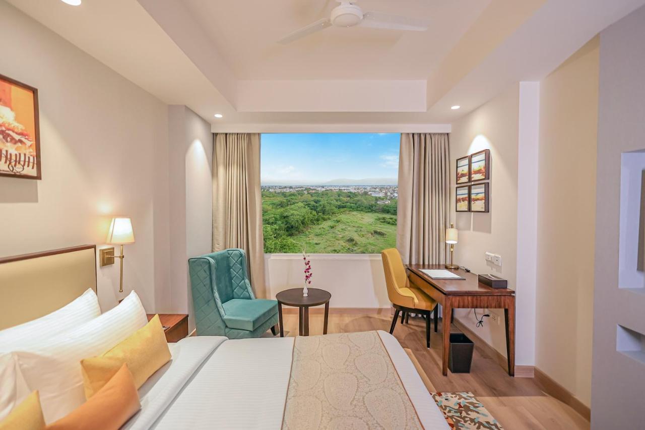 Regenta Dehradun By Royal Orchid Hotels Limited Ngoại thất bức ảnh