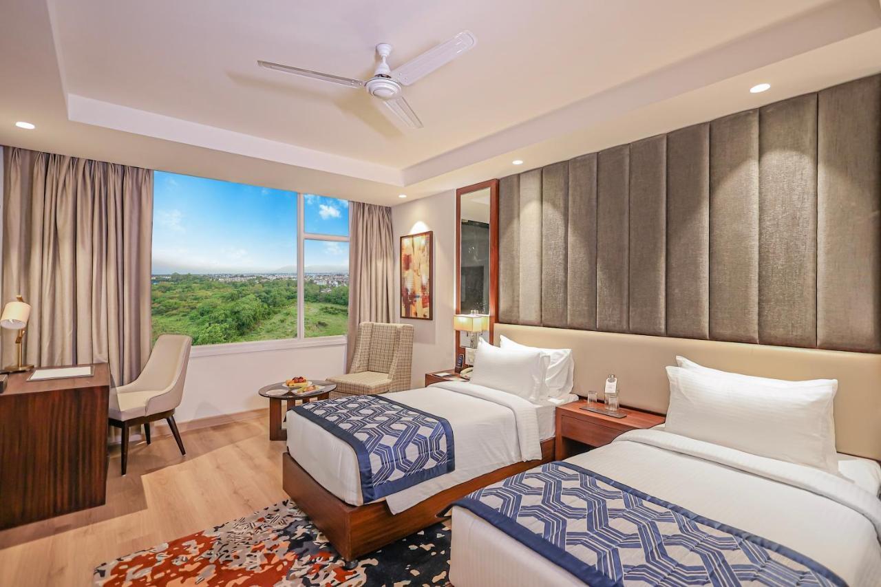 Regenta Dehradun By Royal Orchid Hotels Limited Ngoại thất bức ảnh