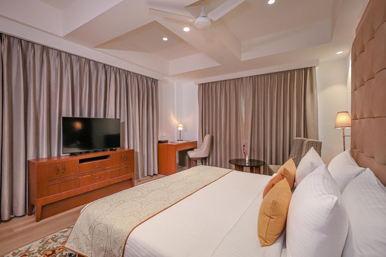 Regenta Dehradun By Royal Orchid Hotels Limited Ngoại thất bức ảnh