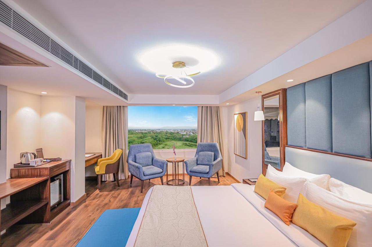 Regenta Dehradun By Royal Orchid Hotels Limited Ngoại thất bức ảnh