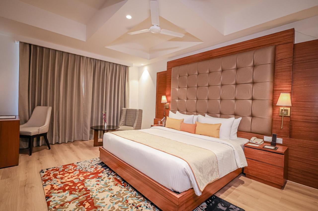 Regenta Dehradun By Royal Orchid Hotels Limited Ngoại thất bức ảnh