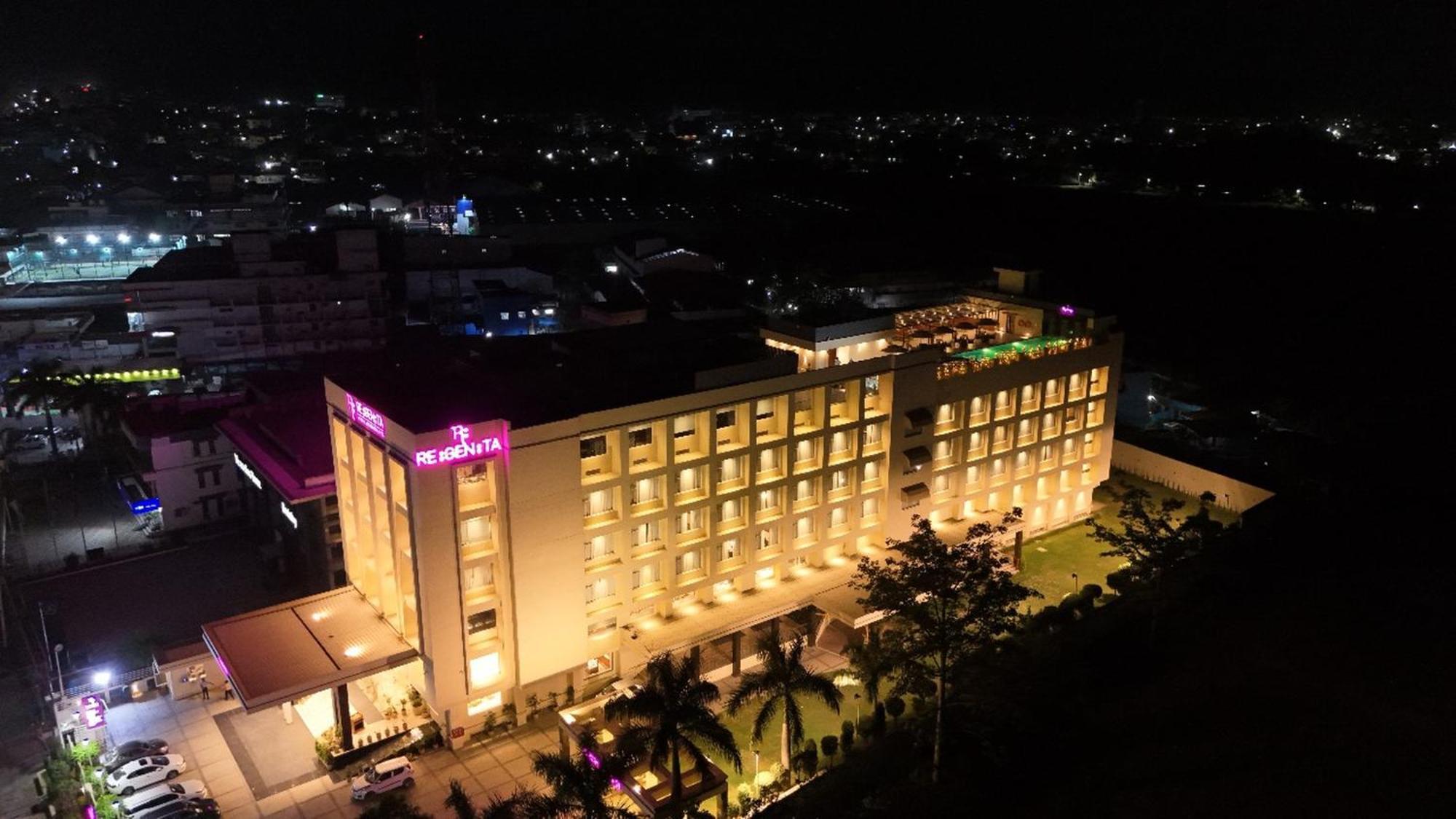 Regenta Dehradun By Royal Orchid Hotels Limited Ngoại thất bức ảnh