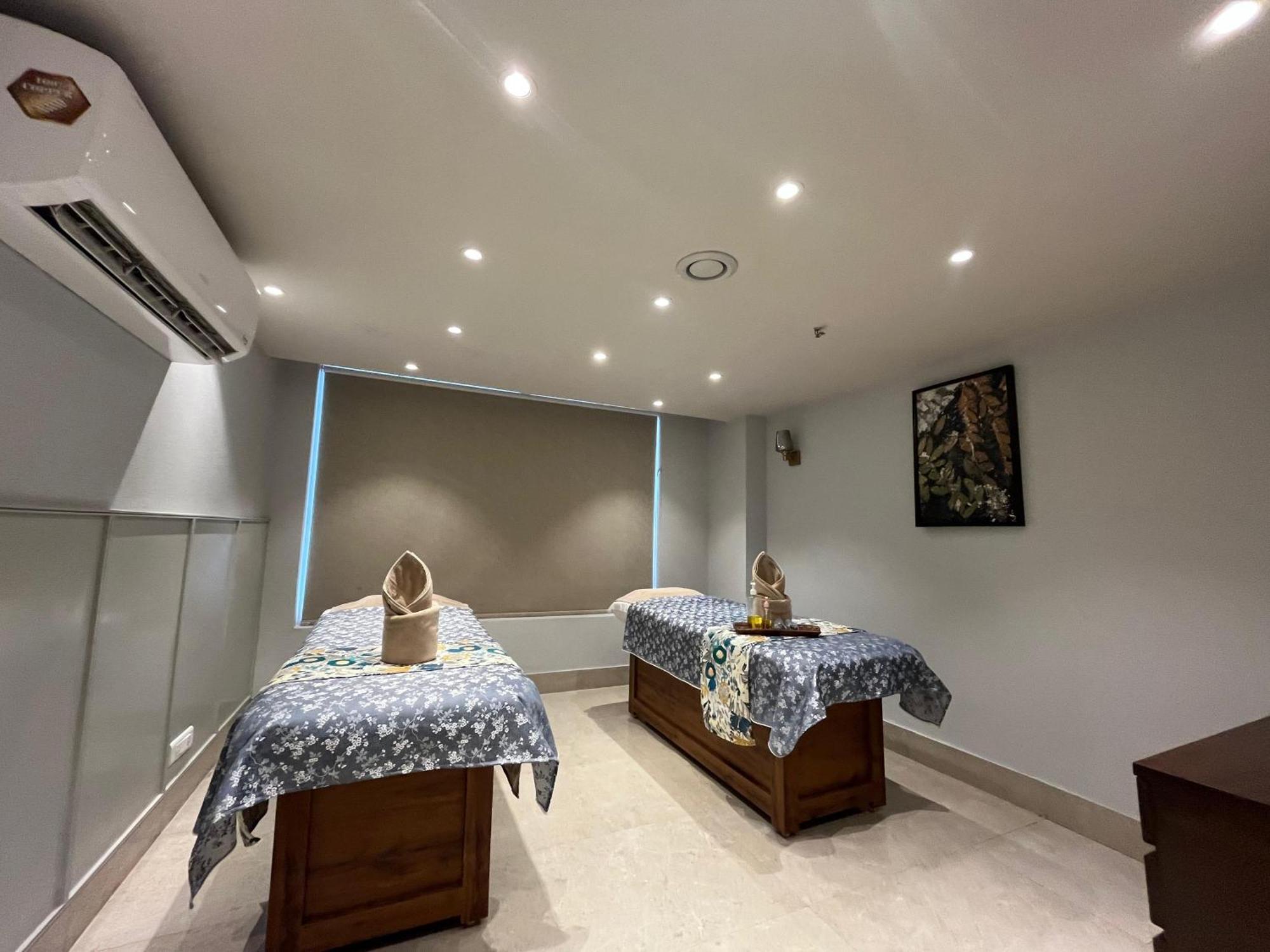 Regenta Dehradun By Royal Orchid Hotels Limited Ngoại thất bức ảnh