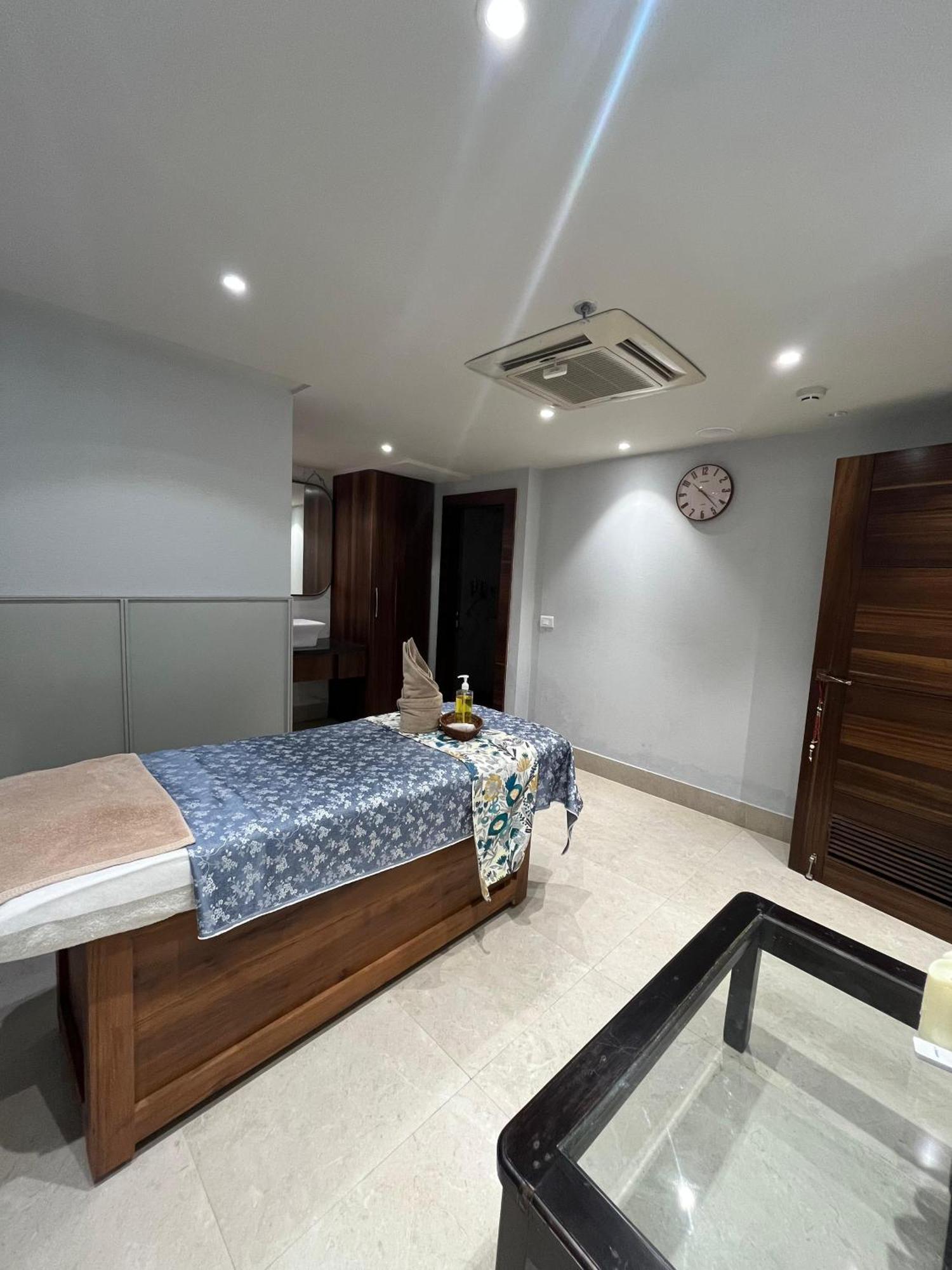 Regenta Dehradun By Royal Orchid Hotels Limited Ngoại thất bức ảnh